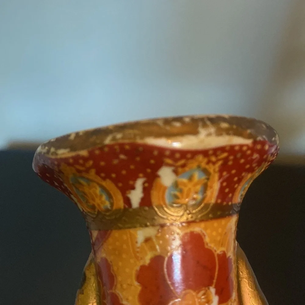 Vintage Miniature ceramic Chinese Vase urn oriental style hand painted. Gold. - Picture 6 of 12